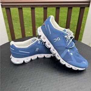 On-Cloud Signature “Cloud 6” Blue Sneaker W/8